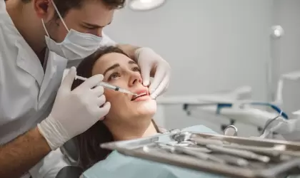 Сколько действует анестезия после посещения стоматолога и как быстрее ее снять?